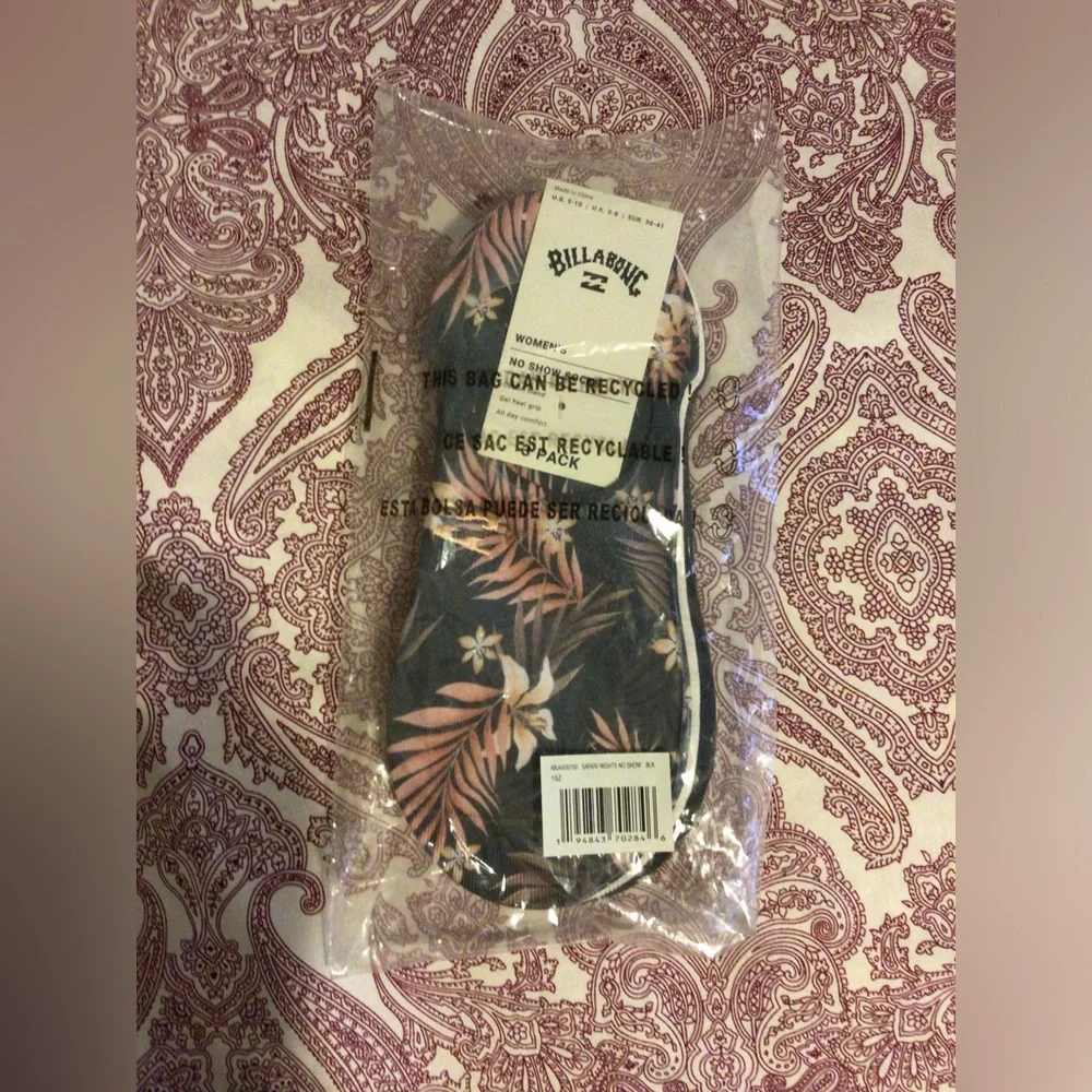 5 Pair Billabong Women’s No Show Socks